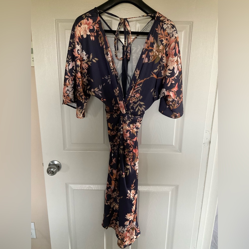 Hope & Ivy - Midi satin kimono dress